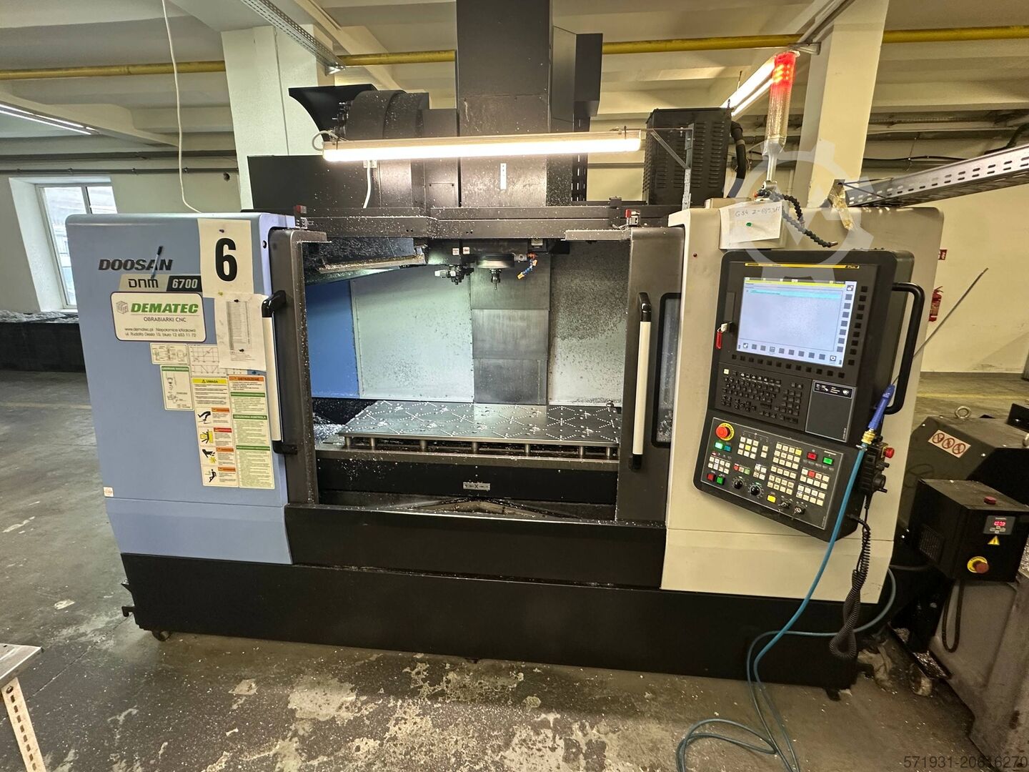 🏷️ DOOSAN DNM6700 - used Vertical machining center for sale