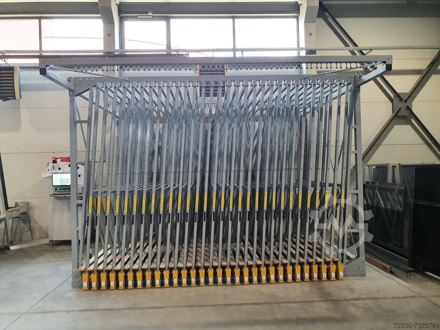 🏷️ EXPOGLASS® D80-30 - used Glass pull-out rack , stand for sale