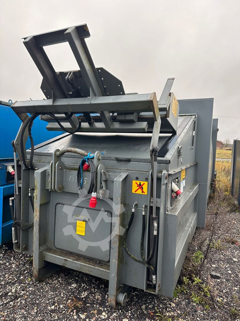 Europress CMAX - used 20 m3 press container with tipping device for sale