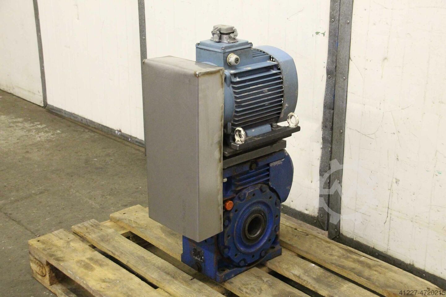 Rossi RV125U02B - used Gear motor 5.5 kW 99 rpm for sale