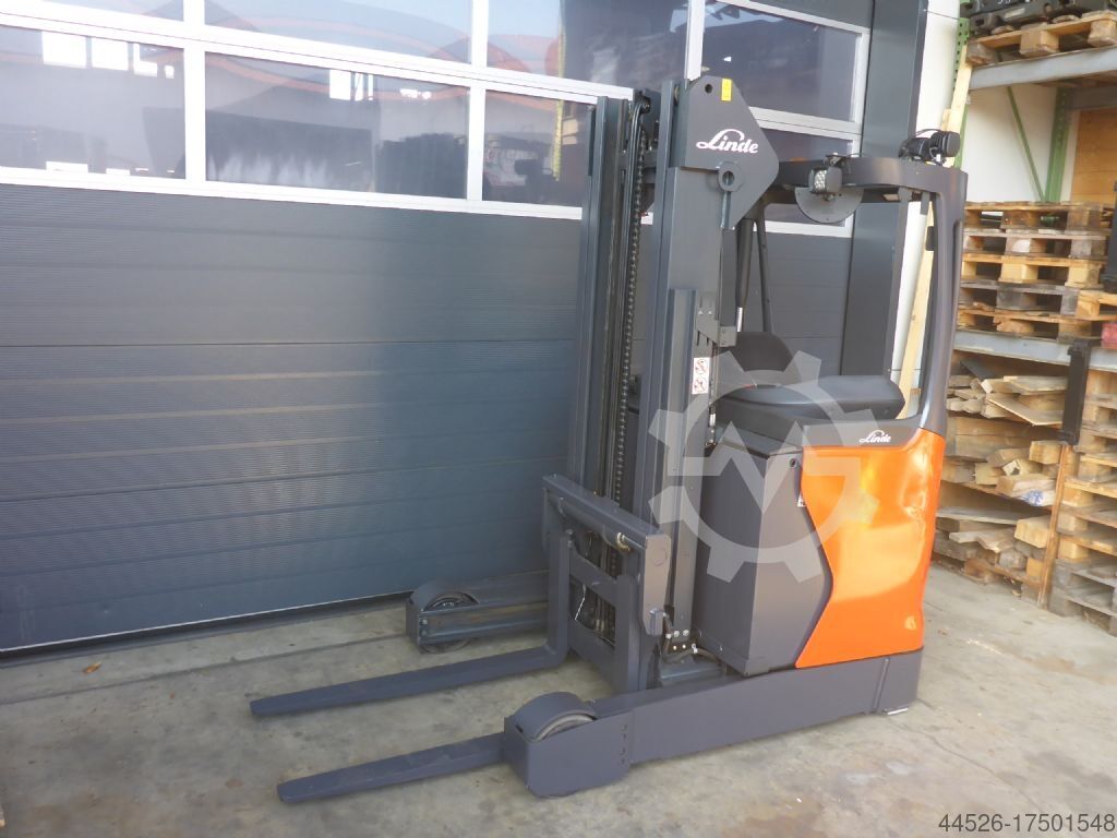 🏷️ Linde R16 - used Reach Truck for sale on Used-Machines.com ⚙️