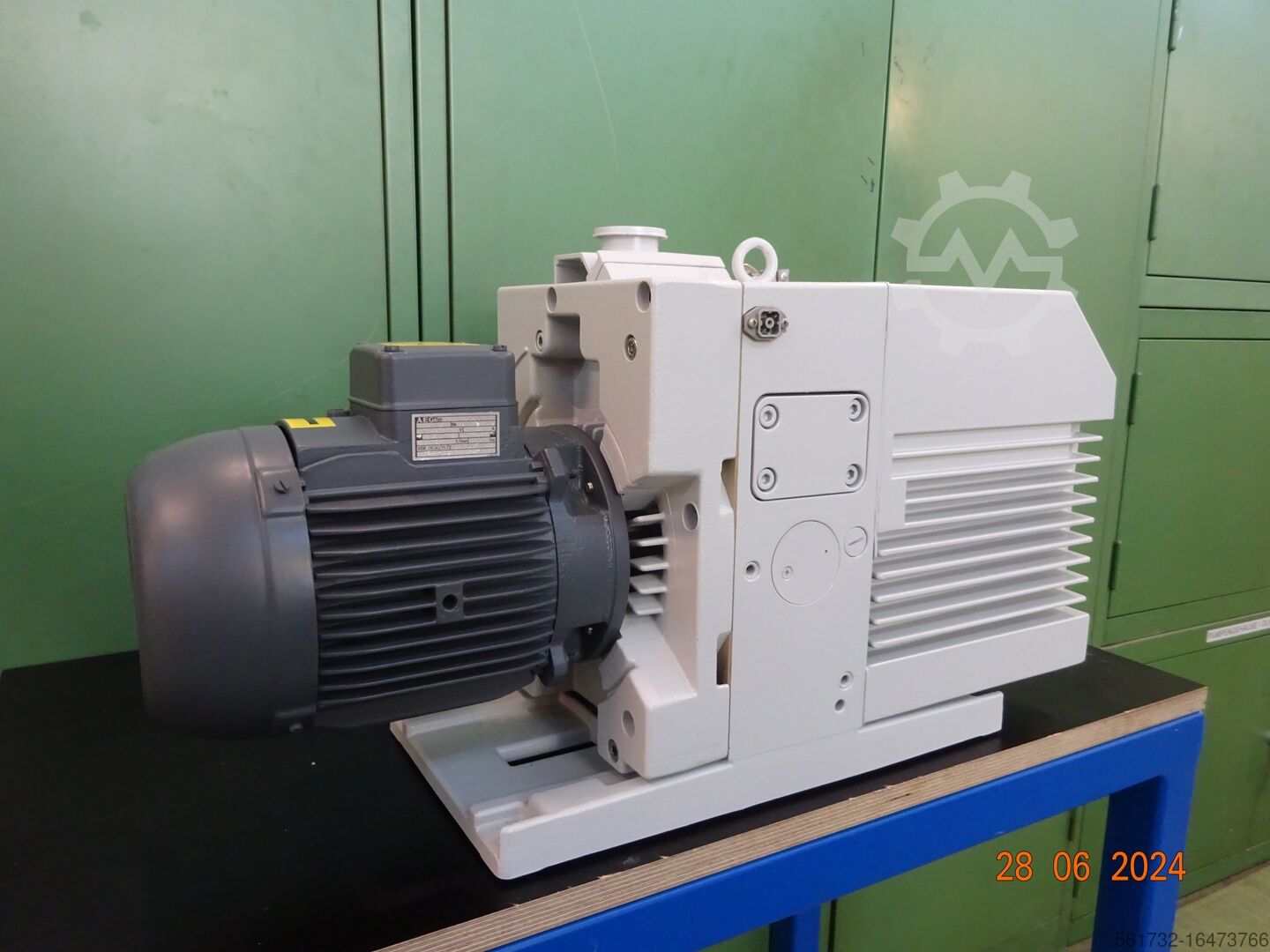 ▷ Leybold TRIVAC D40 BCS-PFPE - Used Vacuum pump listed on  Used-Machines.com ⚙️