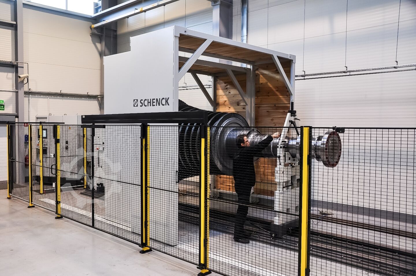 SCHENCK HM60U - used Balancing machine for sale