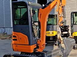 Tec-Point GmbH - 2,0 t Kubota D902 LT20P Schnellwechsler - Kabine+Heizung
