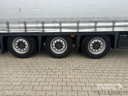 Schmitz Cargobull Curtainsider Mega