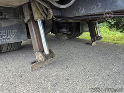 SCANIA mit Schiebeplateau Fiault + 2x Seilwinde