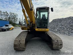 Kobelco E215B Tracked excavator w/ 2 buckets, tilt and art