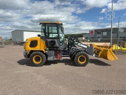 XCMG XC916E with bucket and forks