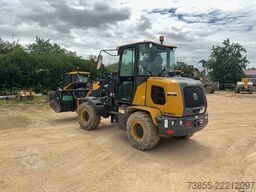 XCMG XC916E with bucket and forks