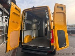 Mercedes-Benz eSprinter 312 DHL Regal KEP-Ausbau