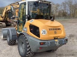 LIEBHERR L506 Compact