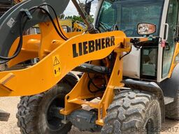 LIEBHERR L506 Compact