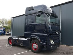 Mercedes-Benz Actros 1945 GigaSpace tractor unit