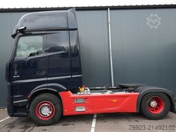 Mercedes-Benz Actros 1945 GigaSpace tractor unit