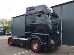 Mercedes-Benz Actros 1945 GigaSpace tractor unit