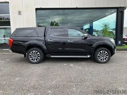 Nissan Navara 4WD 5 posti con HardTop