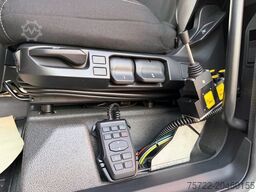 MAN TGX 26.520 6x2-4 LL Abroller Hyva Titanium