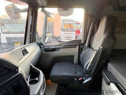 MAN TGX 26.520 6x2-4 LL Abroller Hyva Titanium