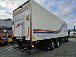 VOLVO FM330 6x2 FRIGOBLOCK Multizone Lenk u. L