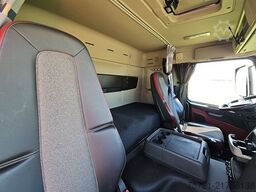 VOLVO FM 330 SLEEPERCAB NL-TRUCK