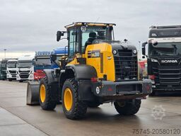 KOMATSU WA 200 * WENIG BELASTET * TOP * NEUE REIFEN