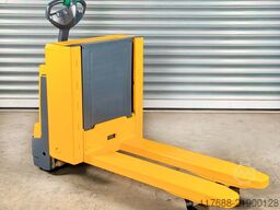 Jungheinrich EJE C20 - Service Neu - Batterie 80% - Nur 1.443 Std.