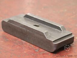 unbekannt Spannbreite 208 mm