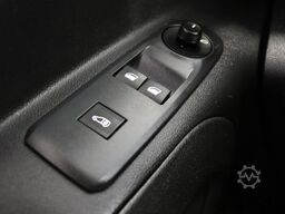 Peugeot Partner 1.2 Benzine! EURO 6 - Airco - Navi - Cr...