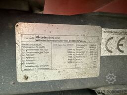 MERCEDES-BENZ Arocs 3243 8x4 Kipper Schwarzmuller Bordmatik