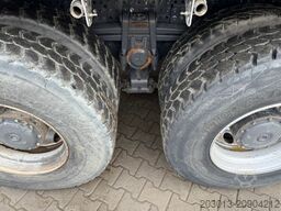 MERCEDES-BENZ Arocs 3243 8x4 Kipper Schwarzmuller Bordmatik