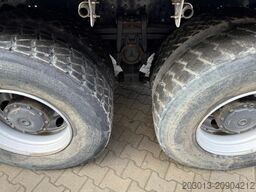 MERCEDES-BENZ Arocs 3243 8x4 Kipper Schwarzmuller Bordmatik