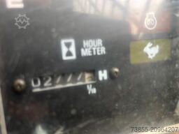 Takeuchi TL130 with forks and loader bucket