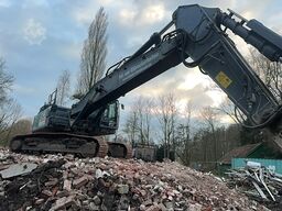 Hitachi ZX350 LCN-7 with 2 excavator buckets