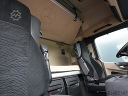 Mercedes-Benz Actros 1945 GigaSpace tractor unit