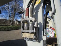 Takeuchi TB 228 -POWERTILT + Schnellwechsler +3 Löffel