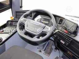 Iveco Crossway 12m Pop / Double middle door / Lift / ...