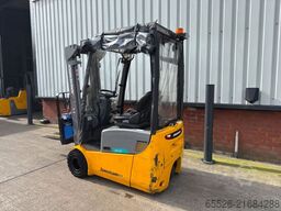 Jungheinrich EFG 113 SP / 1487 Std. / Gewicht 2950 Kg