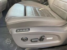 VOLKSWAGEN T7 Multivan Style LR ze ACC DCC SHZ Leder