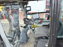 CLAAS XERION 4200 SADDLE TRAC Bauer