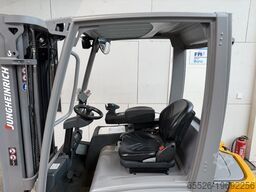 Jungheinrich EFG 320 / 6062 Std