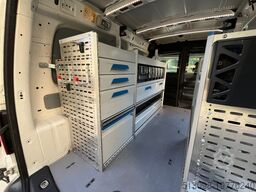 VOLKSWAGEN CADDY MAXI REGALS. TEMP. 4MOTION DACHTRÄ. KLIMA