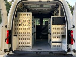 VOLKSWAGEN CADDY MAXI REGALS. TEMP. 4MOTION DACHTRÄ. KLIMA