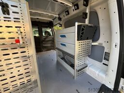 VOLKSWAGEN CADDY MAXI REGALS. TEMP. 4MOTION DACHTRÄ. KLIMA