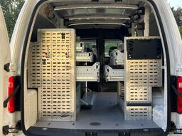 VOLKSWAGEN CADDY MAXI REGALS. TEMP. 4MOTION DACHTRÄ. KLIMA