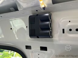 VOLKSWAGEN CADDY MAXI REGALS. TEMP. 4MOTION DACHTRÄ. KLIMA