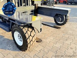 Combilift C5000 XL GAS TRIPLEX 6920 FORK POSITIONE