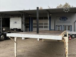 Krone Plattform 7,45m mit Steckrungen mittig