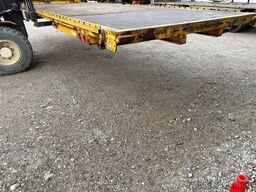 Krone BDF 7,45m Lochleiste Teleskopstützen