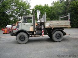 MERCEDES-BENZ Unimog U1250 mit Kran MKG 105