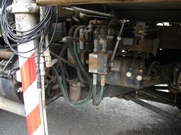 MERCEDES-BENZ Unimog U1250 mit Kran MKG 105